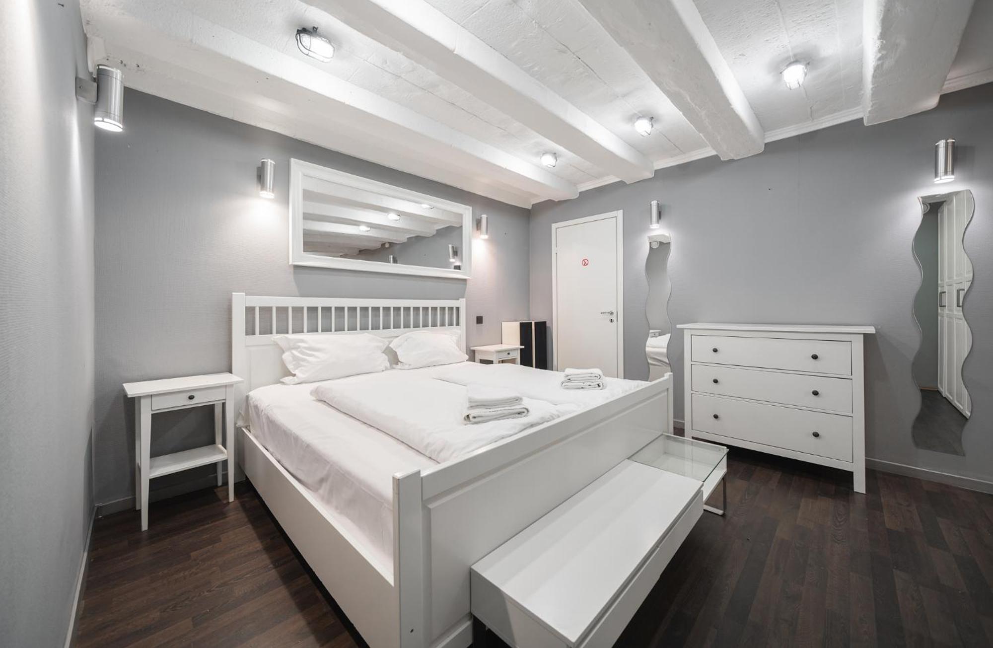 Islandijos Self Check-In Basement Apartments Vilnius Ngoại thất bức ảnh