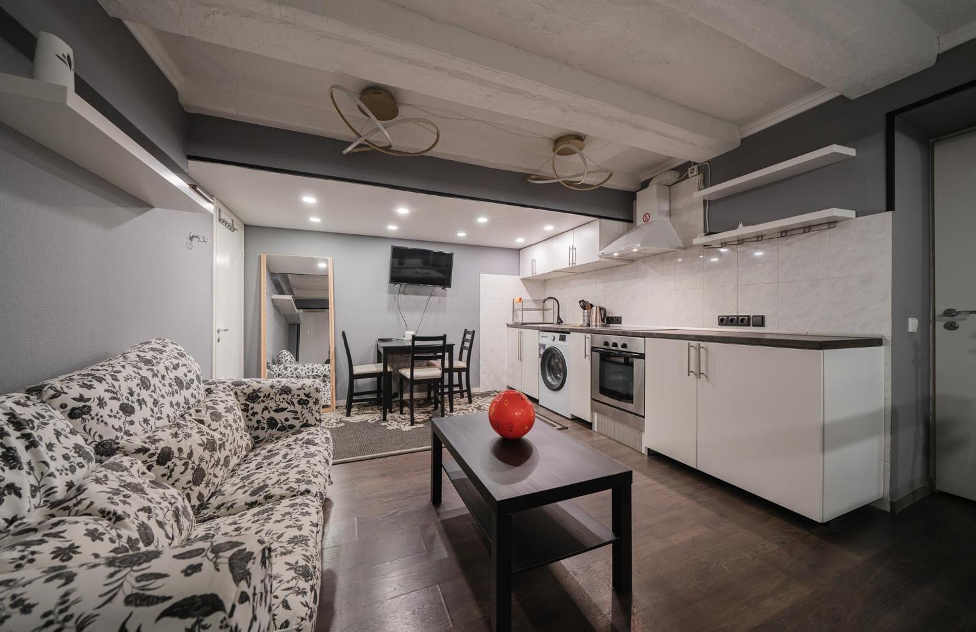 Islandijos Self Check-In Basement Apartments Vilnius Ngoại thất bức ảnh